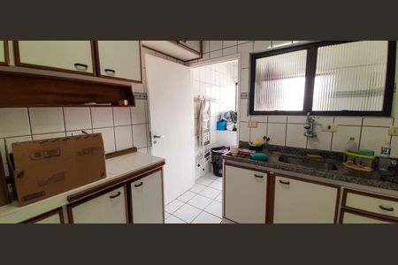 Apartamento para alugar com 75m², 2 quartos e 1 vagaCozinha
