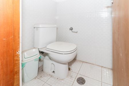 Casa à venda com 108m², 3 quartos e sem vaga Casa à venda com 108m², 3 quartos e sem vagaBanheiro de Serviço