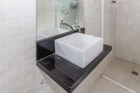 Casa à venda com 108m², 3 quartos e sem vaga Casa à venda com 108m², 3 quartos e sem vagaBanheiro