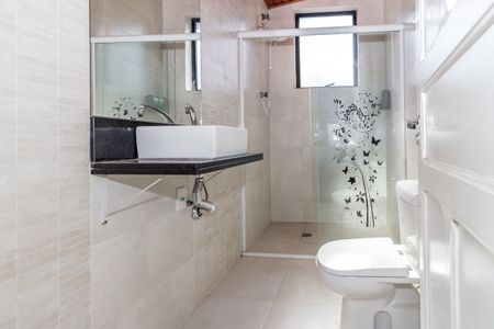 Casa à venda com 108m², 3 quartos e sem vaga Casa à venda com 108m², 3 quartos e sem vagaBanheiro