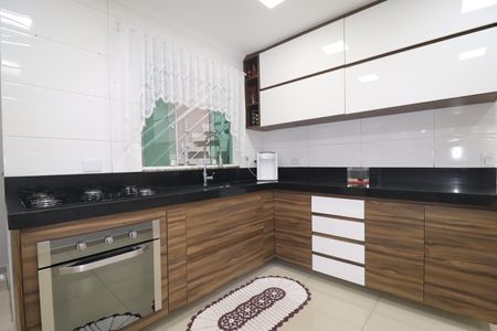 Casa à venda com 194m², 4 quartos e 2 vagasCozinha