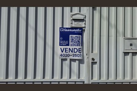 Casa à venda com 194m², 4 quartos e 2 vagas Casa à venda com 194m², 4 quartos e 2 vagasPlaca