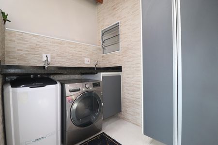 Casa à venda com 194m², 4 quartos e 2 vagasÁrea de Serviço