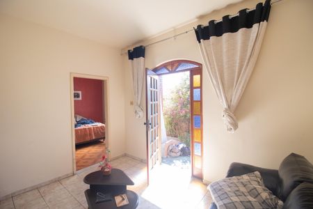 Casa à venda com 150m², 3 quartos e 3 vagasSala