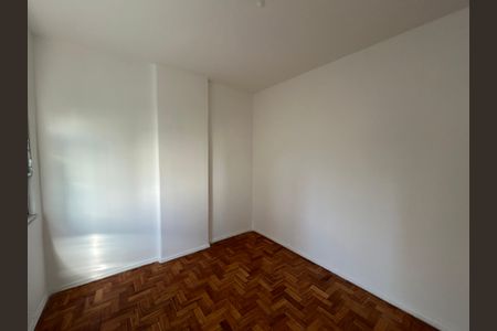Apartamento à venda com 74m², 2 quartos e 1 vagaQuarto 2