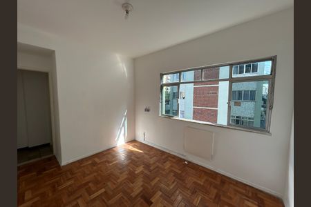 Apartamento à venda com 74m², 2 quartos e 1 vagaQuarto 2