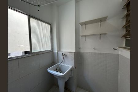 Apartamento à venda com 74m², 2 quartos e 1 vagaÁrea de Serviço