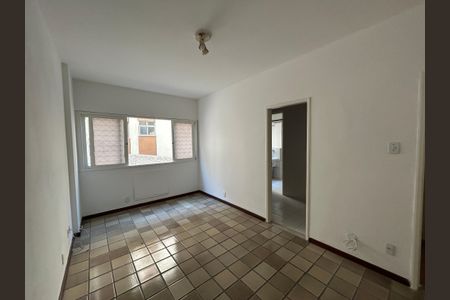 Apartamento à venda com 74m², 2 quartos e 1 vagaSala