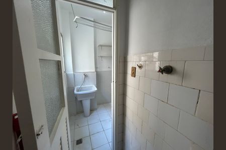 Apartamento à venda com 74m², 2 quartos e 1 vagaBanheiro de serviço
