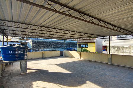 Casa à venda com 330m², 5 quartos e 4 vagasVaranda