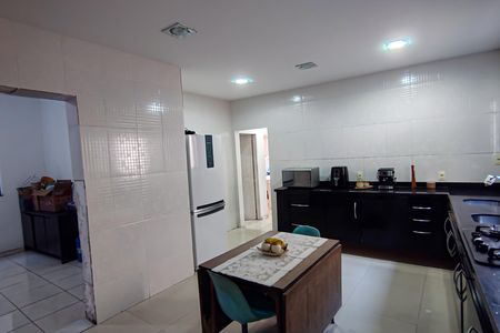 Casa à venda com 330m², 5 quartos e 4 vagasCozinha