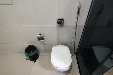 Casa à venda com 330m², 5 quartos e 4 vagasBanheiro Social