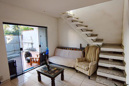 Casa à venda com 330m², 5 quartos e 4 vagasSala