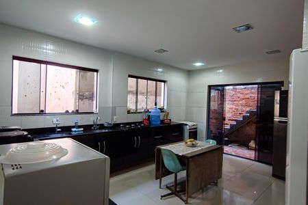 Casa à venda com 330m², 5 quartos e 4 vagasCozinha