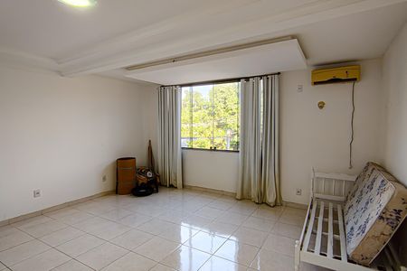 Casa à venda com 330m², 5 quartos e 4 vagasSuíte