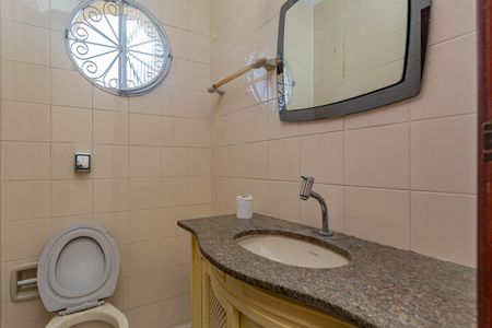 Casa para alugar com 145m², 5 quartos e 2 vagasLavabo