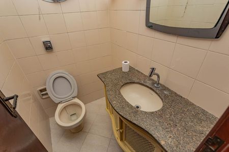 Casa para alugar com 145m², 5 quartos e 2 vagasLavabo