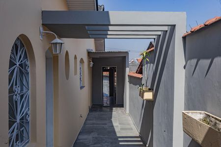 Casa para alugar com 145m², 5 quartos e 2 vagasCorredor