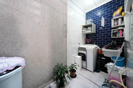 Casa à venda com 75m², 2 quartos e 1 vagaÁrea de Serviço