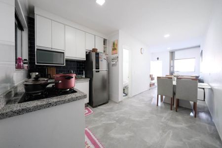 Casa à venda com 75m², 2 quartos e 1 vagaSala/Cozinha