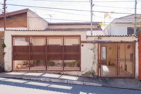 Casa à venda com 199m², 2 quartos e 3 vagasFachada