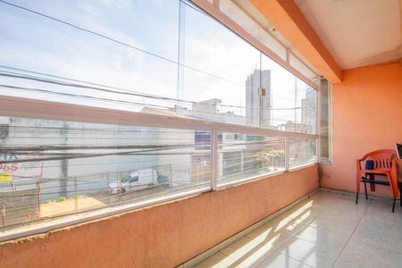 Casa à venda com 77m², 3 quartos e 1 vaga Casa à venda com 77m², 3 quartos e 1 vagaVaranda