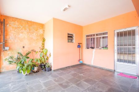 Casa à venda com 77m², 3 quartos e 1 vaga Casa à venda com 77m², 3 quartos e 1 vagaGaragem