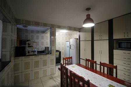 Casa à venda com 200m², 3 quartos e 2 vagasCozinha