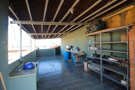 Casa à venda com 200m², 3 quartos e 2 vagasÁrea de Serviço