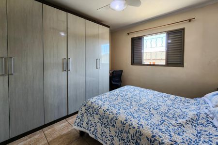 Casa à venda com 270m², 3 quartos e 2 vagas Casa à venda com 270m², 3 quartos e 2 vagasQuarto 1