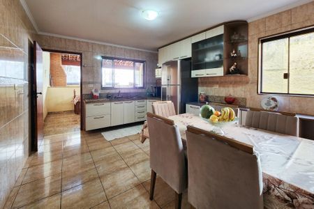 Casa à venda com 270m², 3 quartos e 2 vagas Casa à venda com 270m², 3 quartos e 2 vagasCozinha