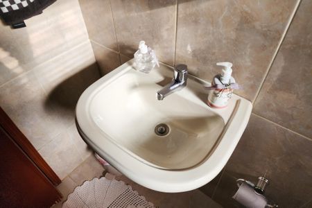 Casa à venda com 270m², 3 quartos e 2 vagas Casa à venda com 270m², 3 quartos e 2 vagasBanheiro 2