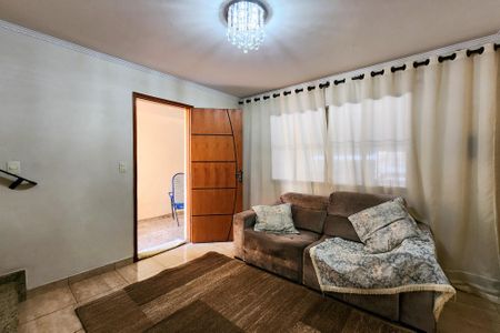 Casa à venda com 270m², 3 quartos e 2 vagas Casa à venda com 270m², 3 quartos e 2 vagasSala