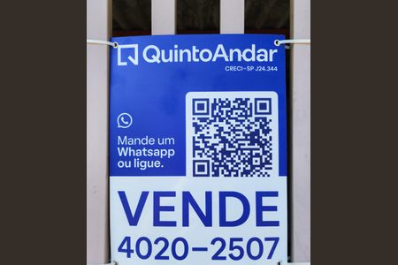 Casa à venda com 270m², 3 quartos e 2 vagas Casa à venda com 270m², 3 quartos e 2 vagasPlaca CYAT - 1445