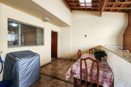 Casa à venda com 270m², 3 quartos e 2 vagas Casa à venda com 270m², 3 quartos e 2 vagasÁrea de Serviço