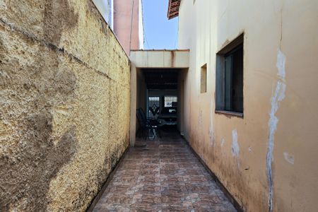 Casa à venda com 270m², 3 quartos e 2 vagas Casa à venda com 270m², 3 quartos e 2 vagasCorredor