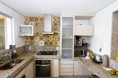 Apartamento à venda com 110m², 3 quartos e 2 vagasCozinha