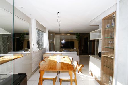 Sala de apartamento à venda com 3 quartos, 110m² em Álvaro Camargos, Belo Horizonte