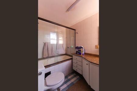 Apartamento à venda com 122m², 4 quartos e 2 vagasBanheiro da Suíte 4