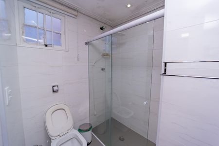 Casa à venda com 300m², 3 quartos e 2 vagas Casa à venda com 300m², 3 quartos e 2 vagasBanheiro Social