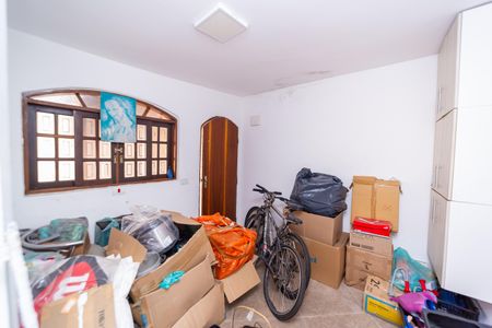 Casa à venda com 300m², 3 quartos e 2 vagas Casa à venda com 300m², 3 quartos e 2 vagasEdícula
