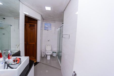 Casa à venda com 300m², 3 quartos e 2 vagas Casa à venda com 300m², 3 quartos e 2 vagasBanheiro Social