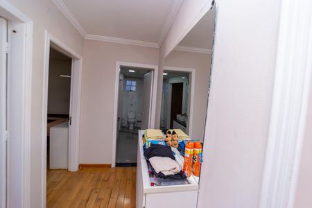 Casa à venda com 300m², 3 quartos e 2 vagas Casa à venda com 300m², 3 quartos e 2 vagasCorredor