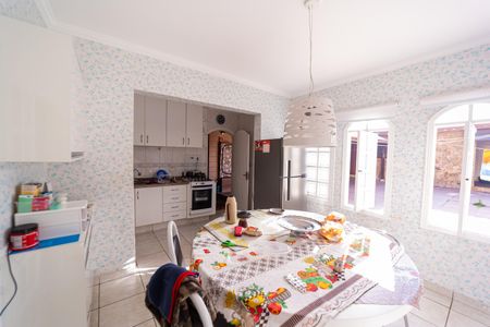 Casa à venda com 300m², 3 quartos e 2 vagas Casa à venda com 300m², 3 quartos e 2 vagasCozinha