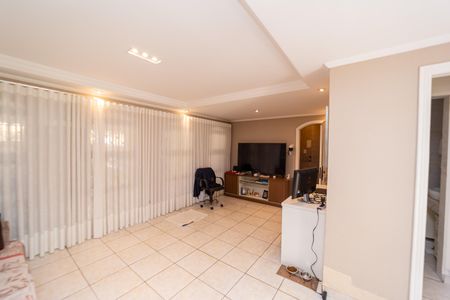 Casa à venda com 300m², 3 quartos e 2 vagas Casa à venda com 300m², 3 quartos e 2 vagasSala