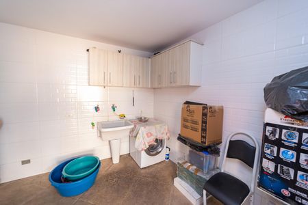 Casa à venda com 300m², 3 quartos e 2 vagas Casa à venda com 300m², 3 quartos e 2 vagasÁrea de Serviço