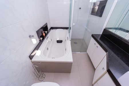 Casa à venda com 300m², 3 quartos e 2 vagas Casa à venda com 300m², 3 quartos e 2 vagasBanheiro do Quarto 1