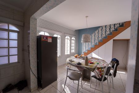 Casa à venda com 300m², 3 quartos e 2 vagas Casa à venda com 300m², 3 quartos e 2 vagasCozinha