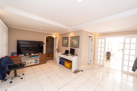 Casa à venda com 300m², 3 quartos e 2 vagas Casa à venda com 300m², 3 quartos e 2 vagasSala