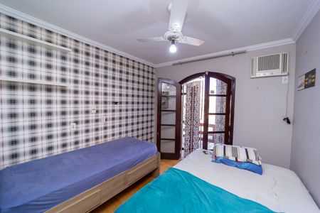 Casa à venda com 300m², 3 quartos e 2 vagas Casa à venda com 300m², 3 quartos e 2 vagasQuarto 2